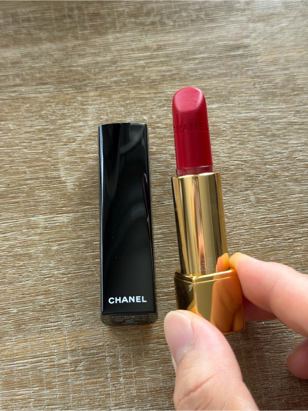 CHANEL lipstick Rouge Allure 176 INDÉPENDANTE